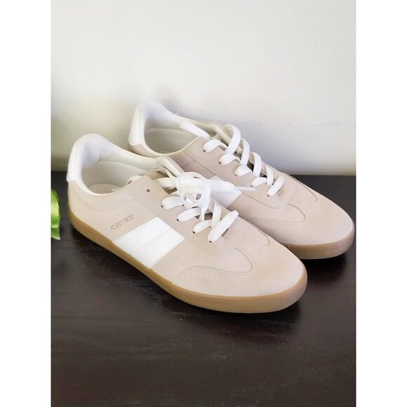 French Connection beige and white lace up "Austria" sneakers. Size 9 (ladies) - Picture 1 of 7